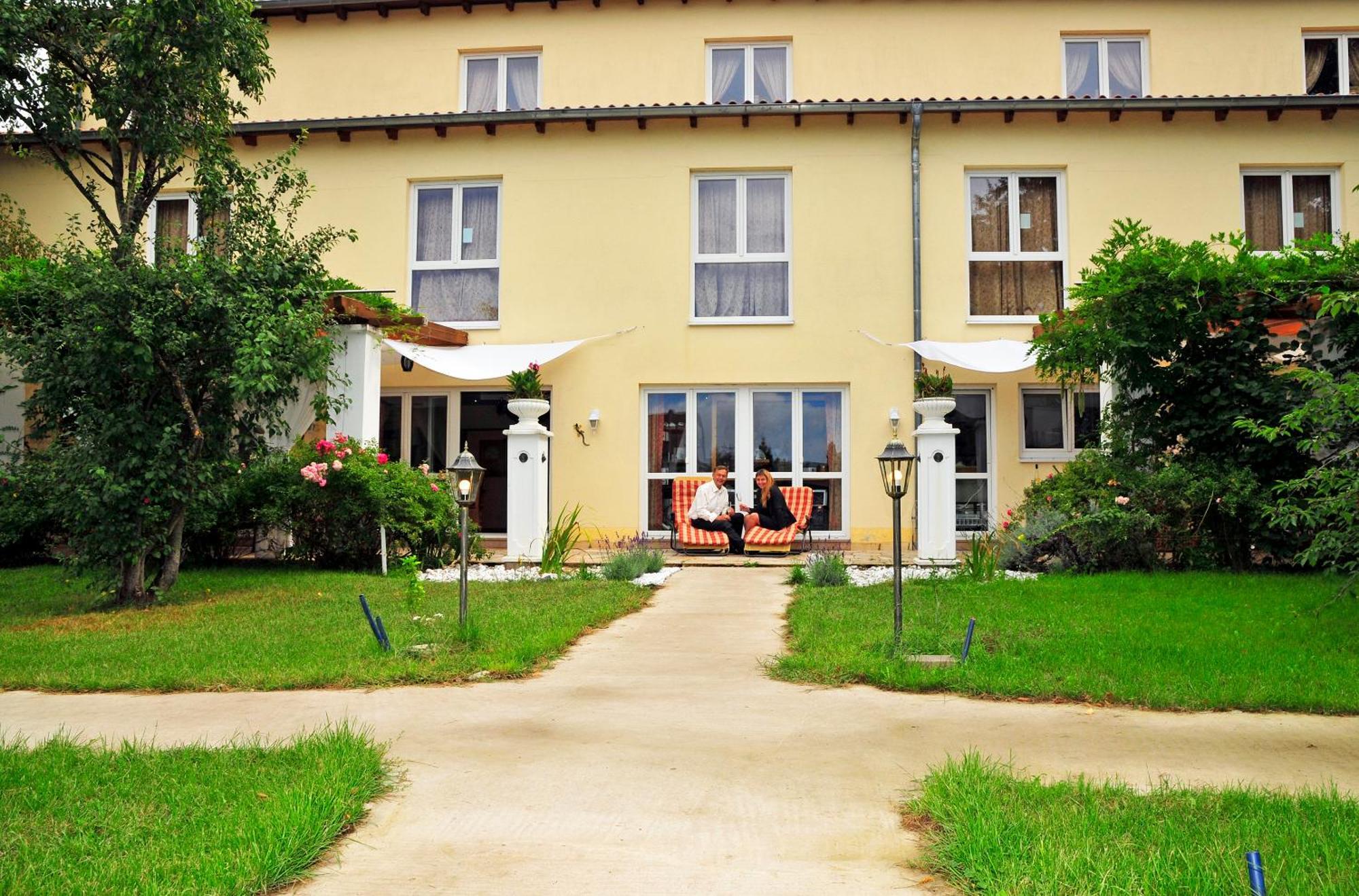 Mediterran Hotel Juwel Karlstein am Main Exterior foto